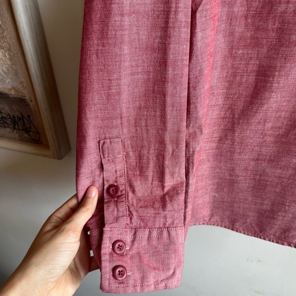 Patagonia W's Long-Sleeved Chambray Shirt - Picture 8 of 12